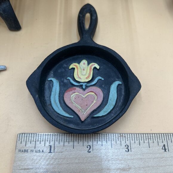 Vintage CRESCENT Cast Iron Salesman Sample Miniature Stove & Accessories - Picture 6 of 9